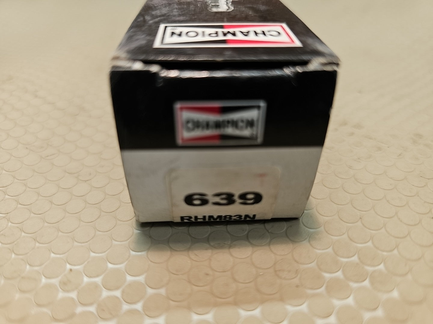 Champion 639 RHM83N SPARK PLUGS  NOS  NEW  Copper Plus