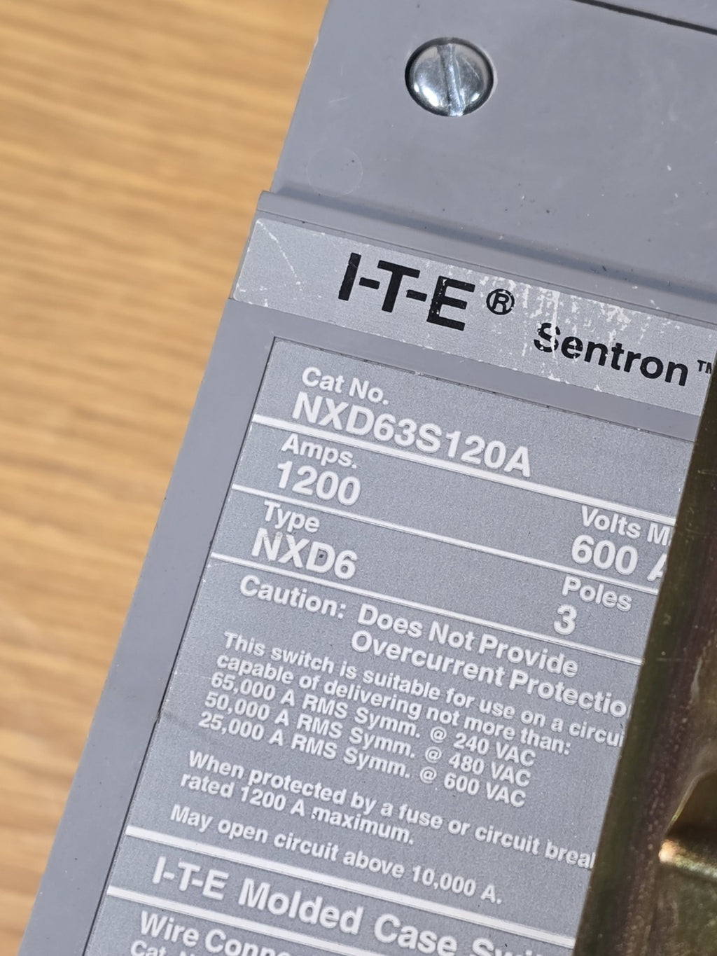 SIEMENS SENTRON NXD63S120A 1200 A 600 VAC NXD6 3P MOLDED CASE SWITCH