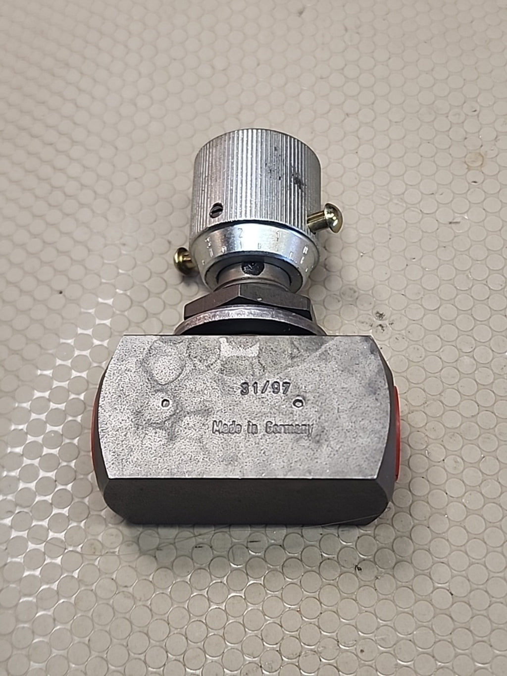 FLUTEC DV-10-01 . 1/0 FLOW CONTROL VALVE  31/97