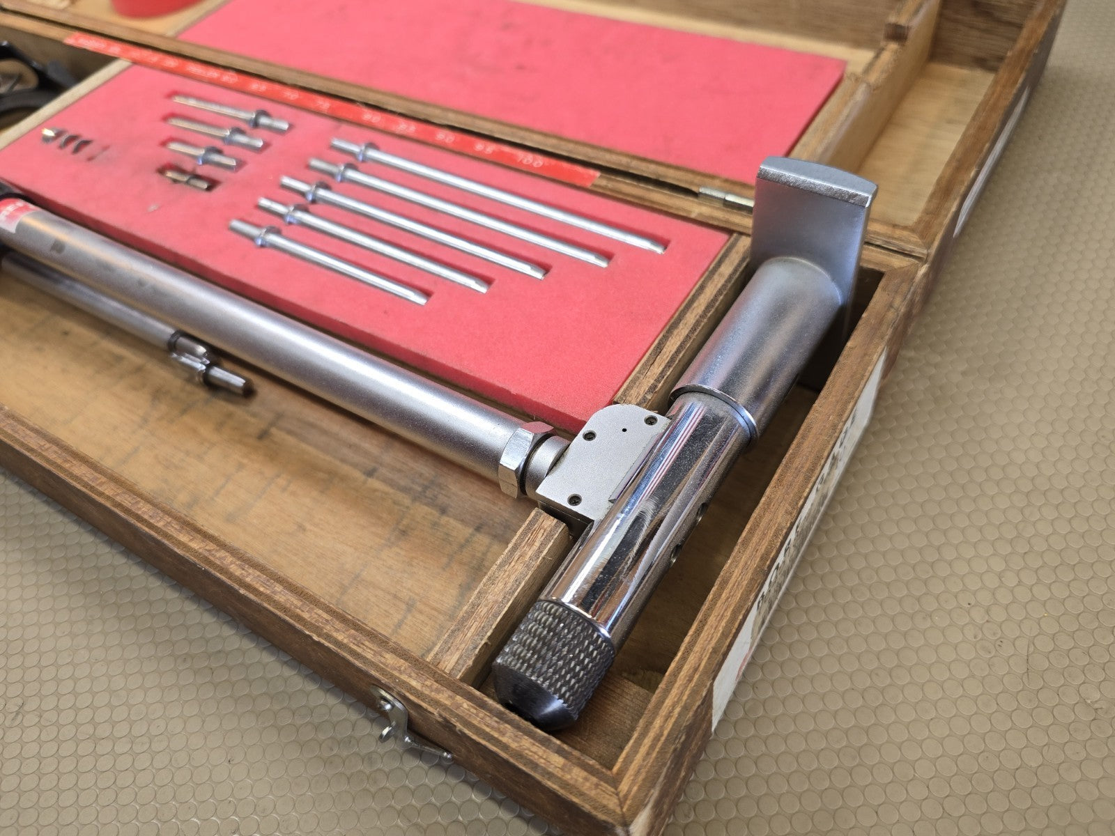 Peacock 5790 6-inch to 10-inch Bore GaugeLARGE RANGE