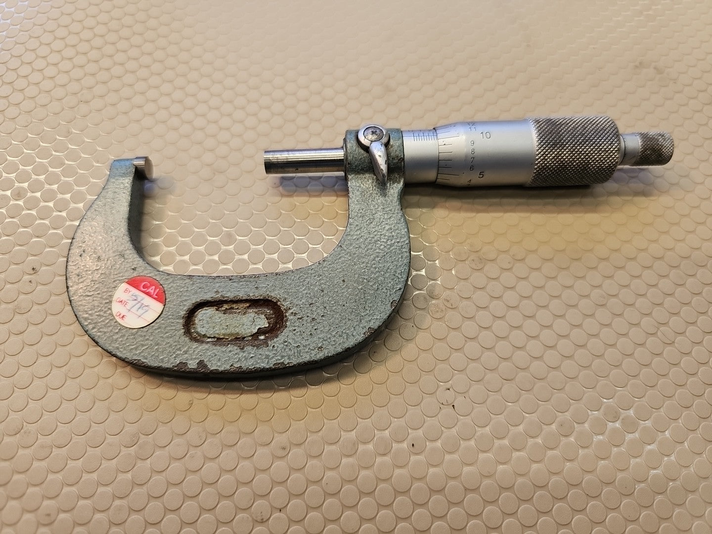 MITUTOYO #103-262, 1-2" OUTSIDE MICROMETER.  