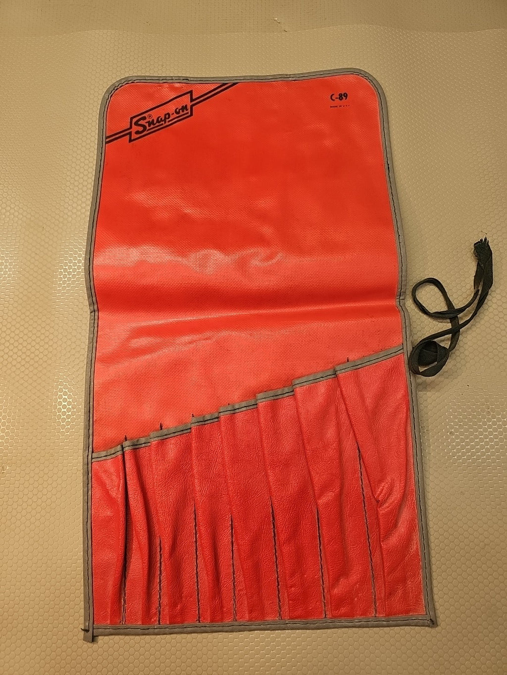 SNAP ON C-89 RED WRENCH  BAG POUCH ROLL 8 POCKETS *VINTAGE & MINT*