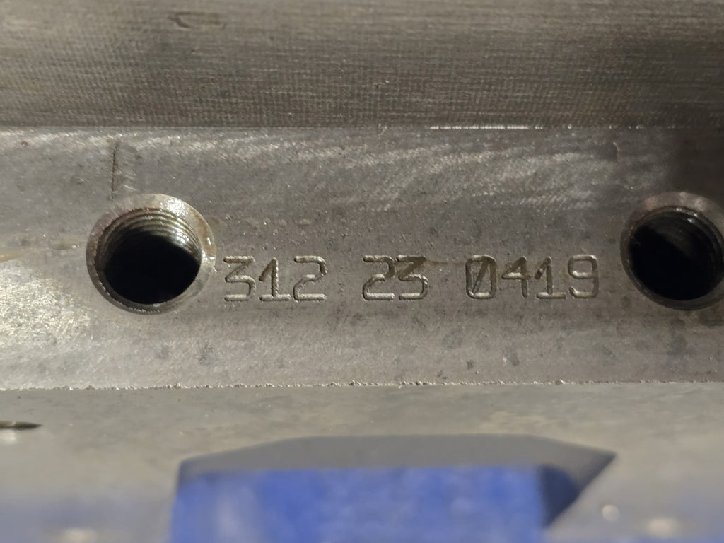 REMANUFACTURED / MOD 1891092C91 International DT466 Cylinder Head  (10341548)
