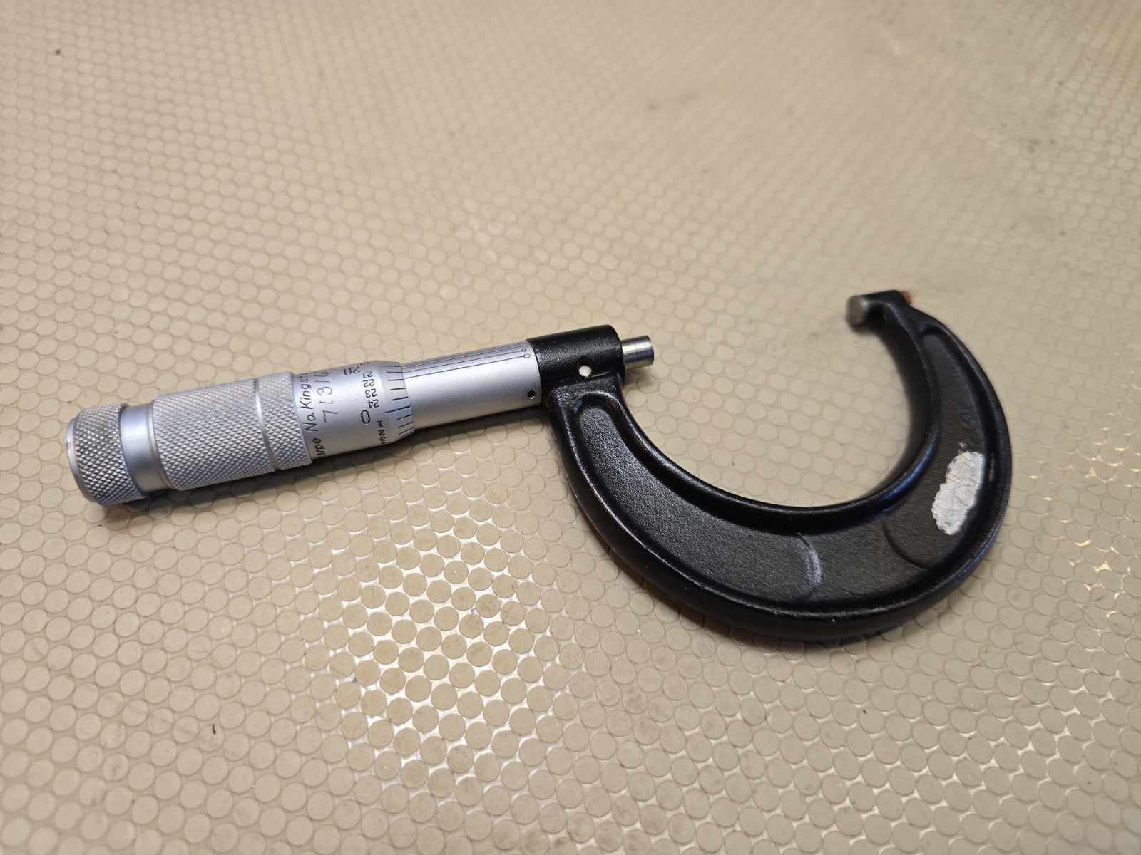 Brown & Sharpe Outside Micrometer 1"-2" Black Enamel Finish USA