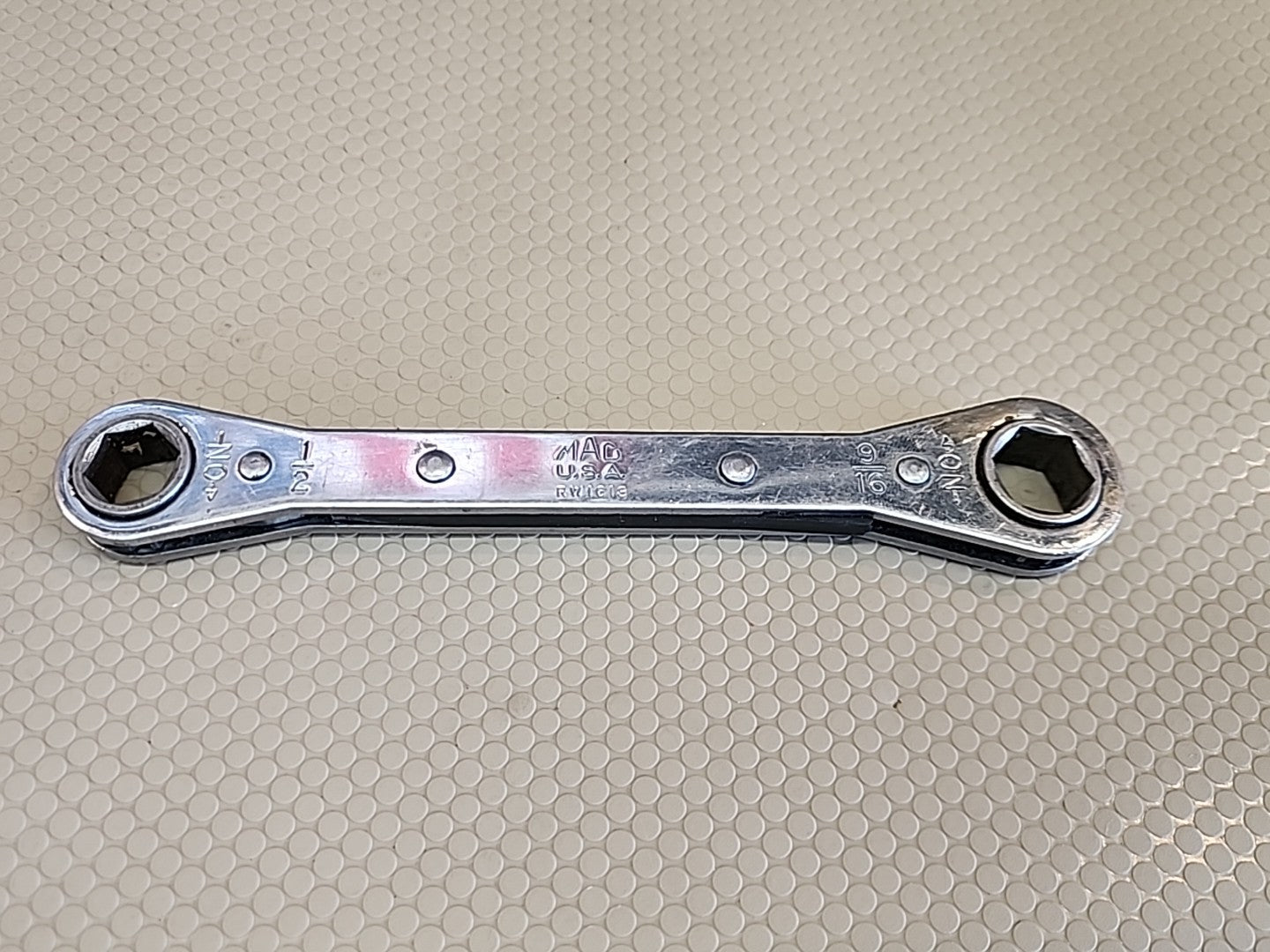 Mac Tools RW1618 1/2" x 9/16" SAE Ratcheting Box Wrench 6 Point USA Chrome