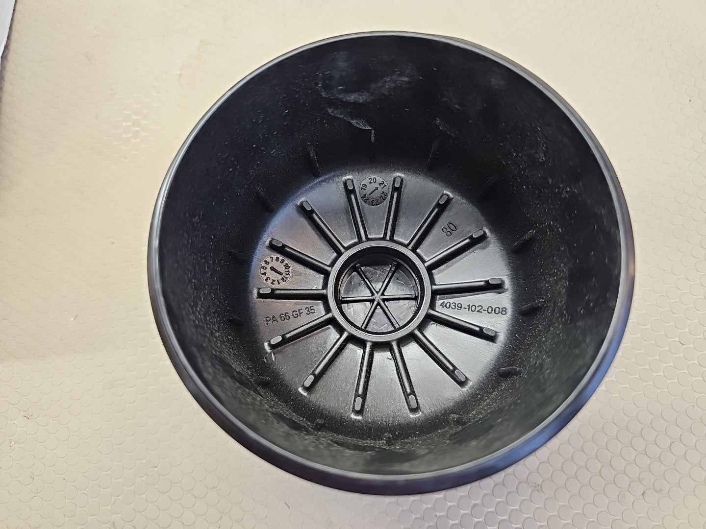 Hengs PA 66 GF 35 4039-102-008 Normet Parts 100014334 Oil Filter Cap Mahle