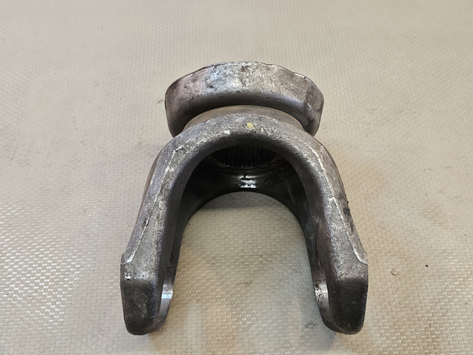 Genuine Spicer 6-4-XX1X Series end yoke Spline