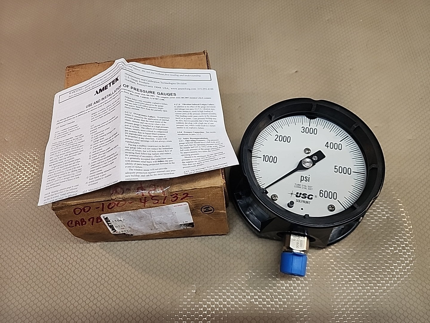 US Gauge Ametek Arc-Loc 0-6000 psi pressure gauge with 6 inch gauge face