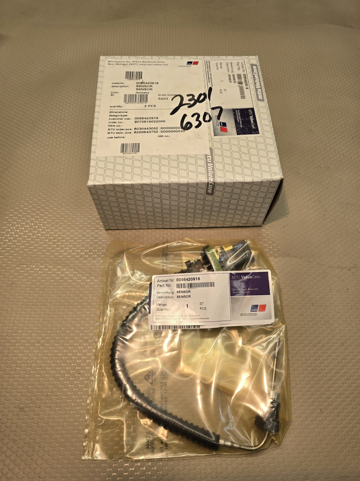OEM Mercedes-Benz  A0095420918 (A 009 542 09 18) Trucks Temperature SENSOR NEW
