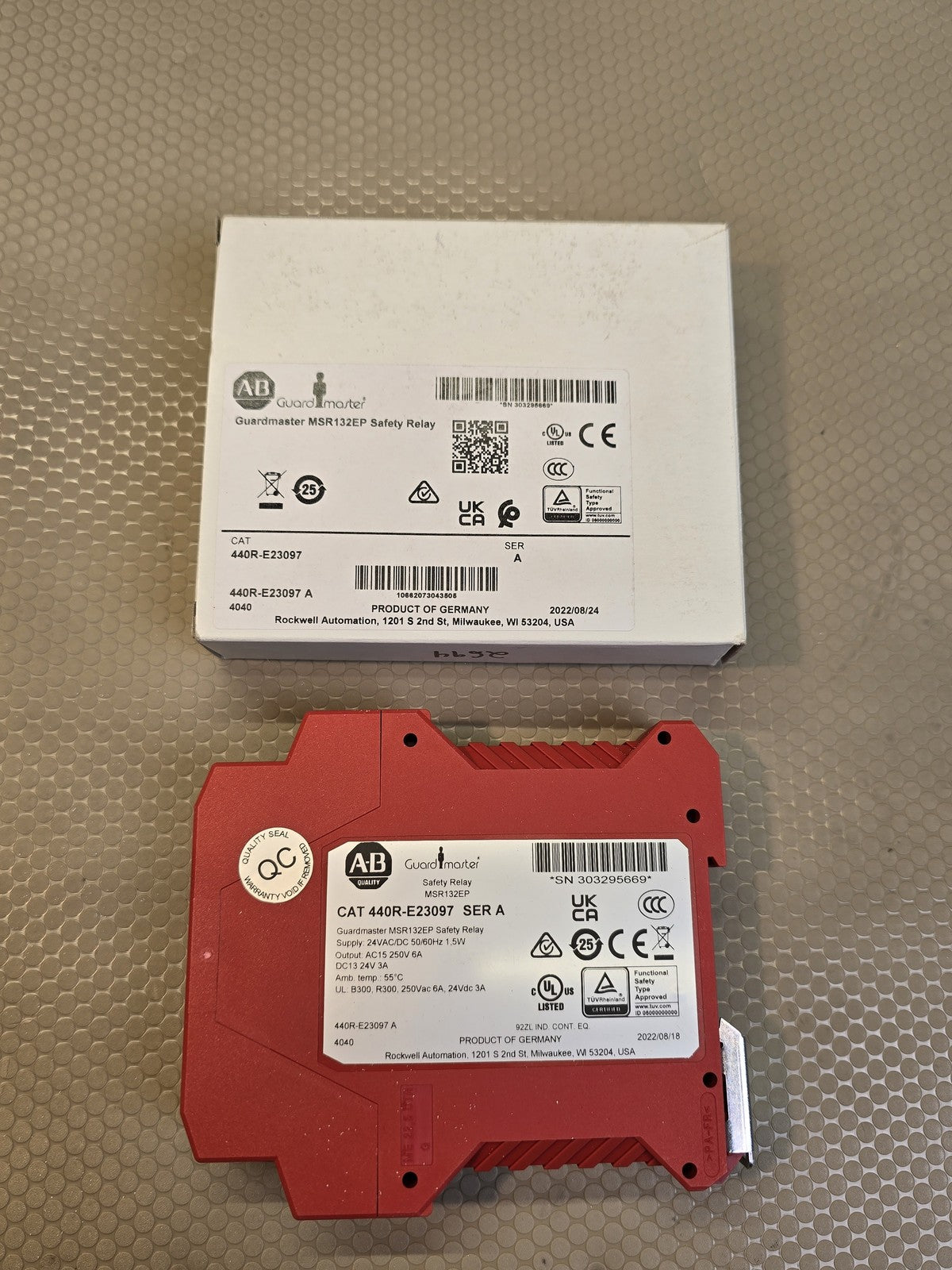 Allen-Bradley 440R-E23097 Guardmaster MSR132EP Safety Relay 24V AC/DC Ser A