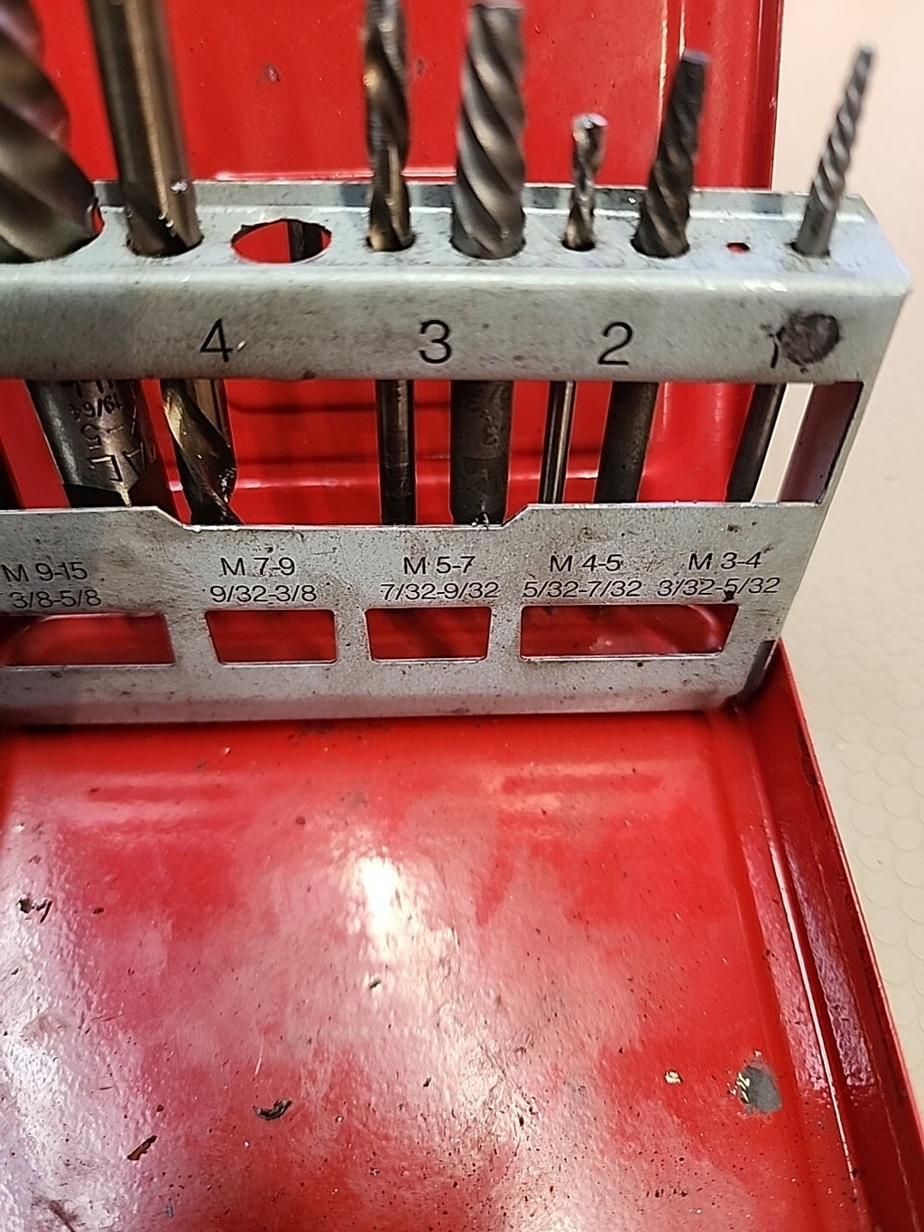 Mac Tools 6310LHDES Screw Extractor & Cobalt Case with some Drill Bits USA