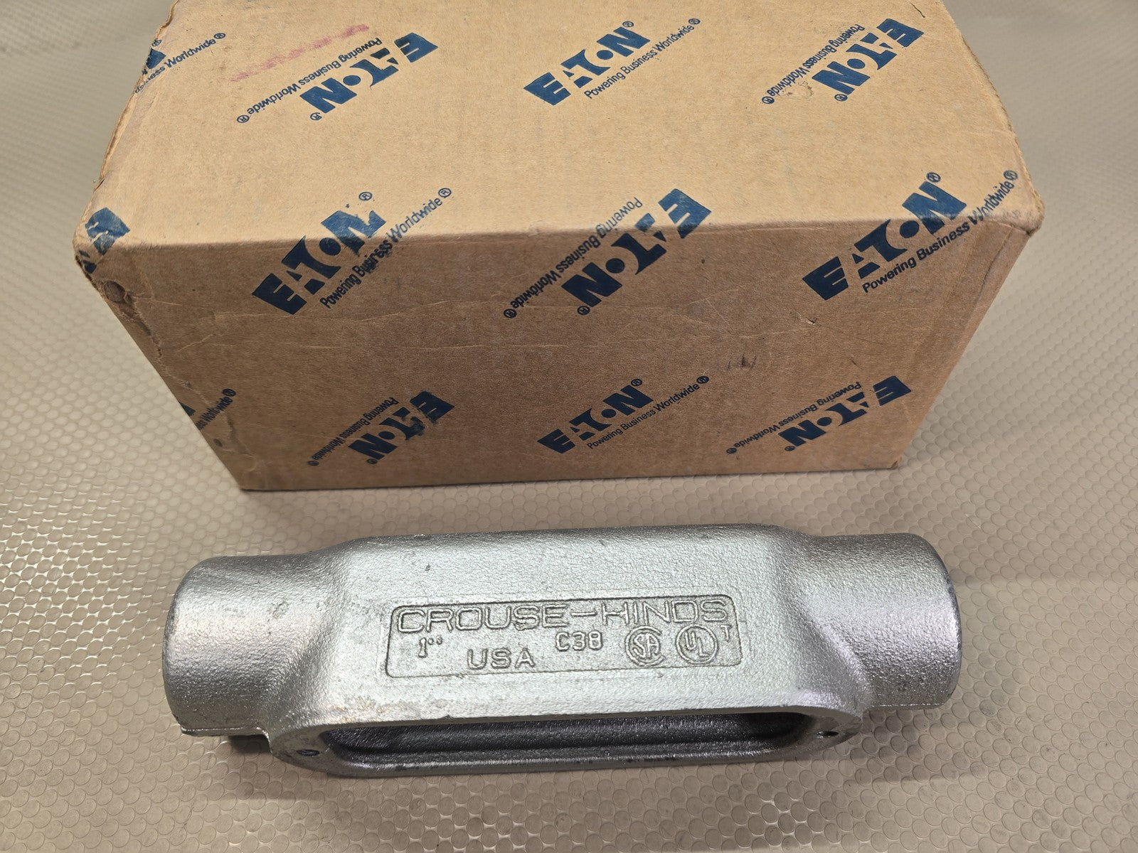1 PC! Eaton Crouse-Hinds C38 1" Type C Conduit Outlet Body Feraloy Iron Alloy