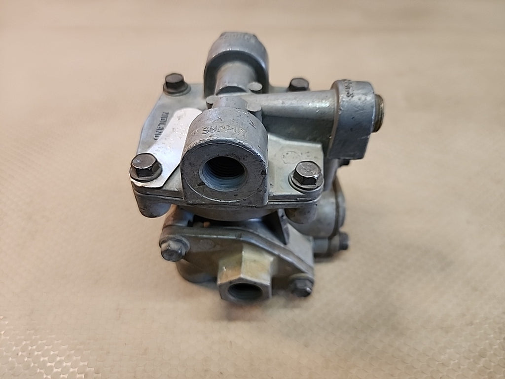 AIR PRESSURE RELAY VALVE P/N N4302A, N4305A, NSN 2530-01-289-1013 Midland