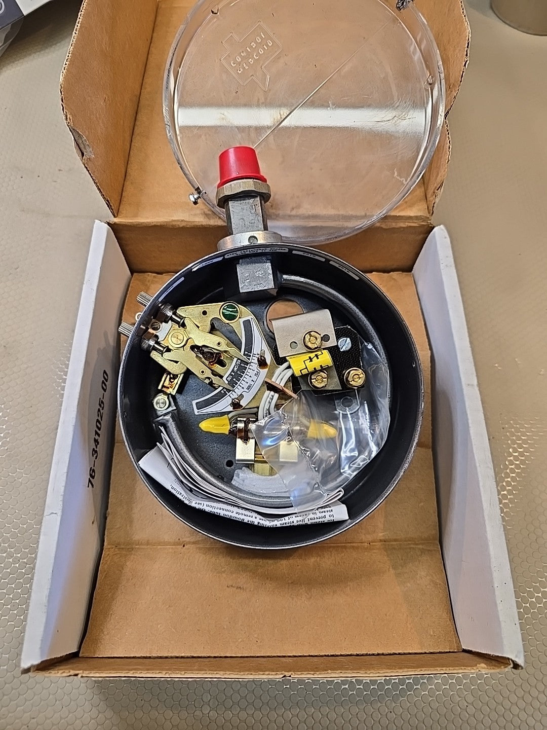 NEW Dwyer Mercoid DA-21-153-16S Bourdon Tube Pressure Switch (800-8000 psig)