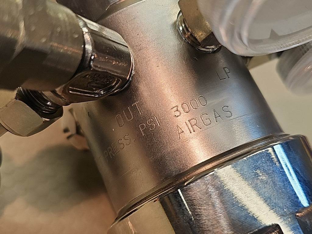 Airgas Y12-215F Brass Gas Regulator High Purity Two Stage