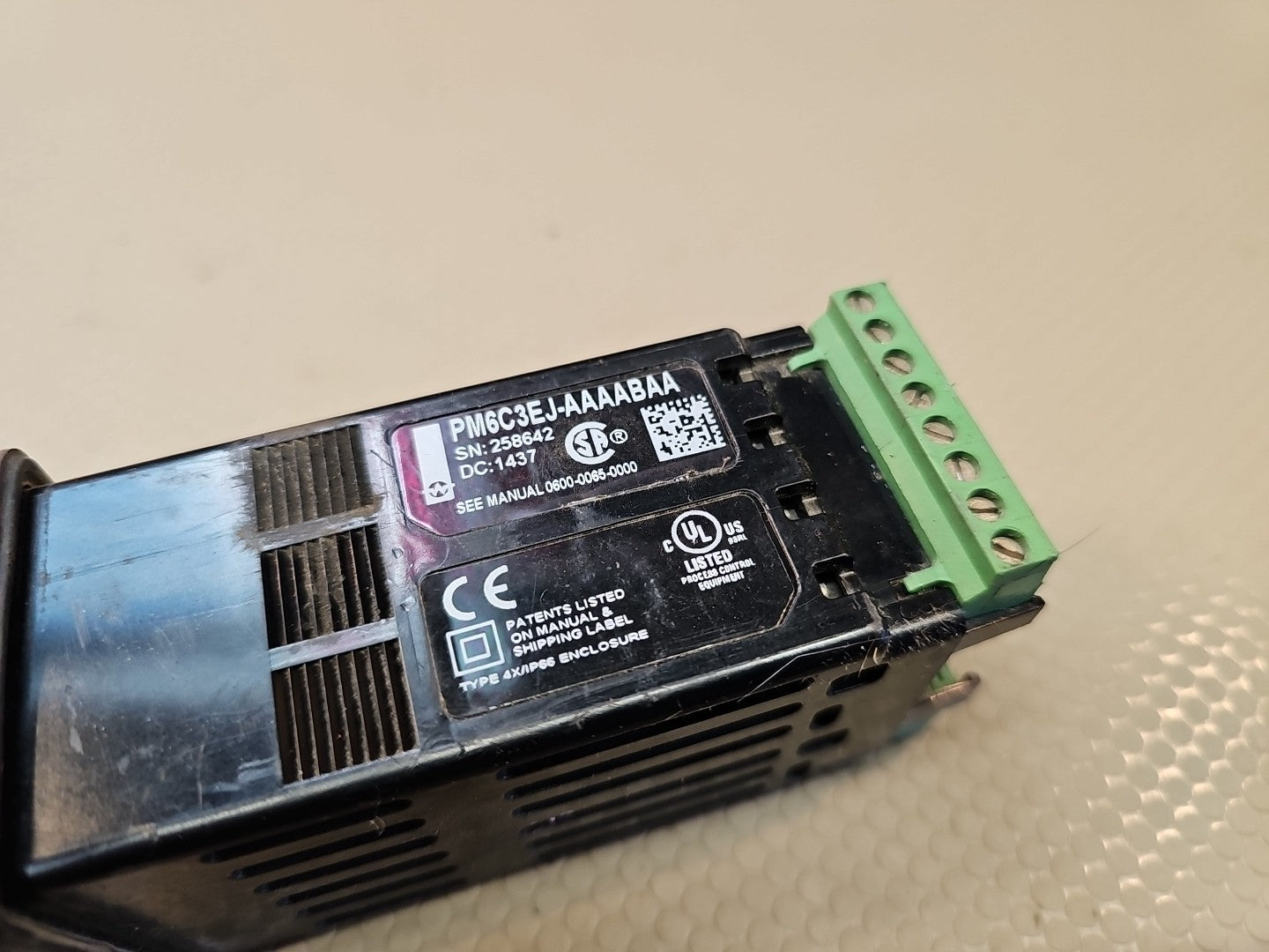 Watlow  EZ-Zone PM6C3EJ-AAAABAA  DIN Panel Mount Temperature Controller
