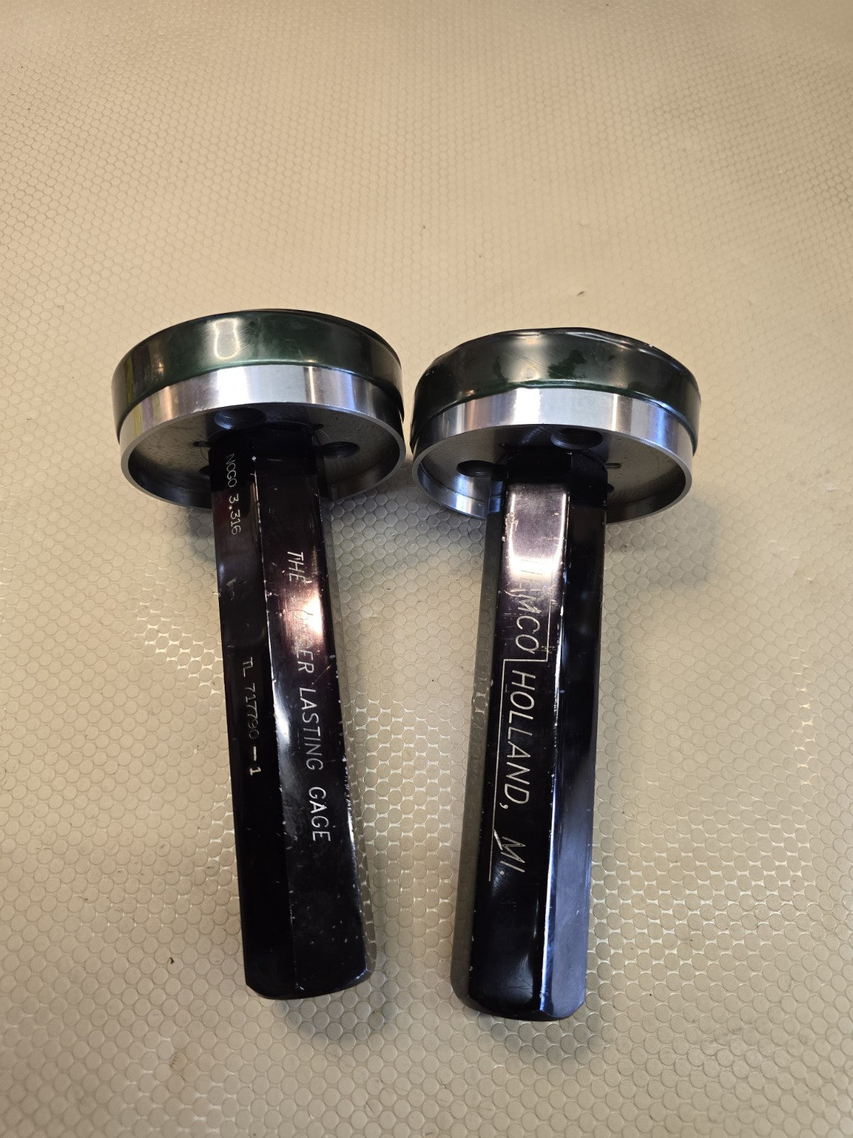 HEMCO USA GO 3.300/ NOT GO 3.316 Smooth Plug Gage Set