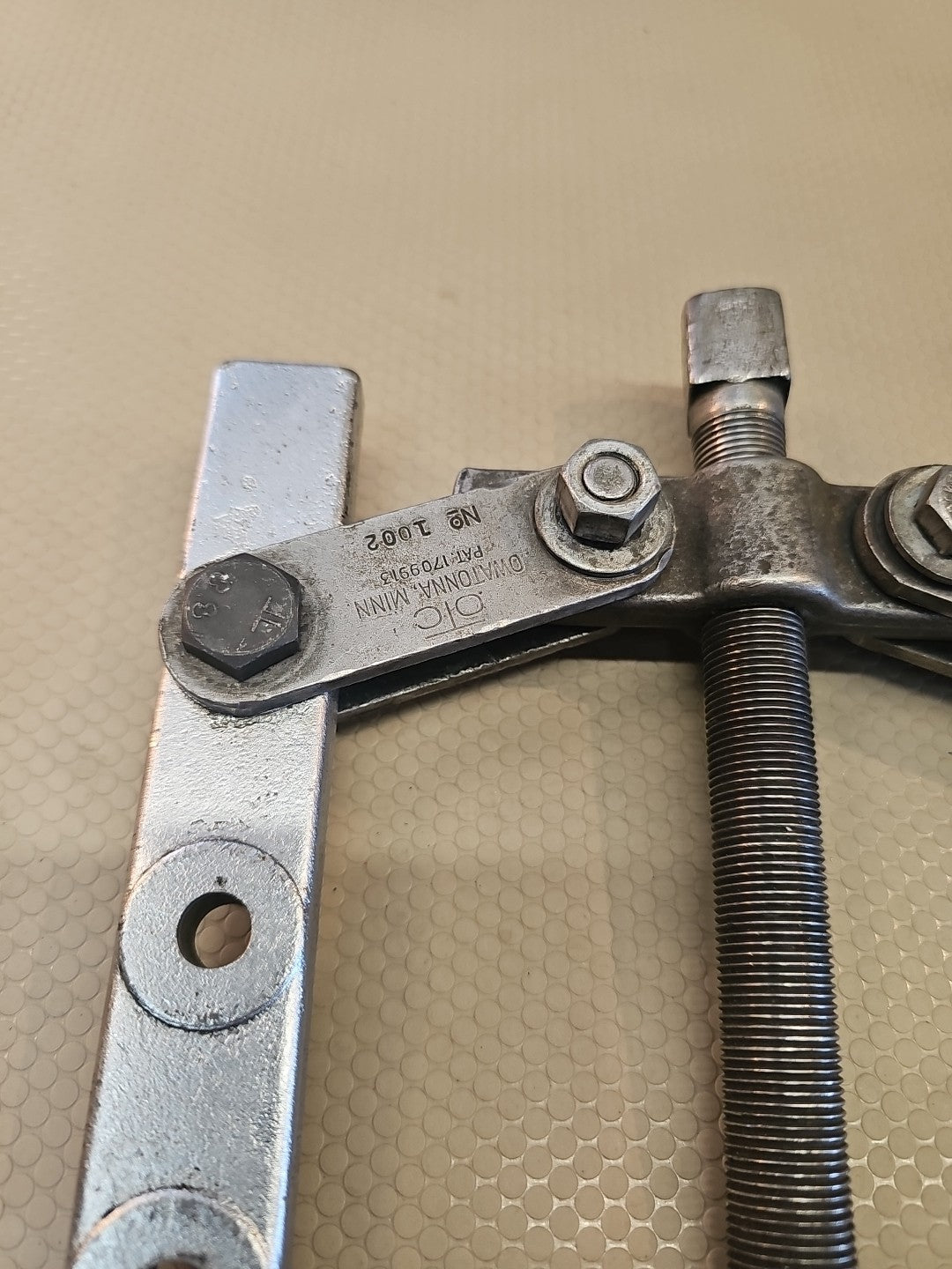 Vintage OTC Owantonna Tool Co Reversible Gear Puller No. 1002-L | Made In USA 