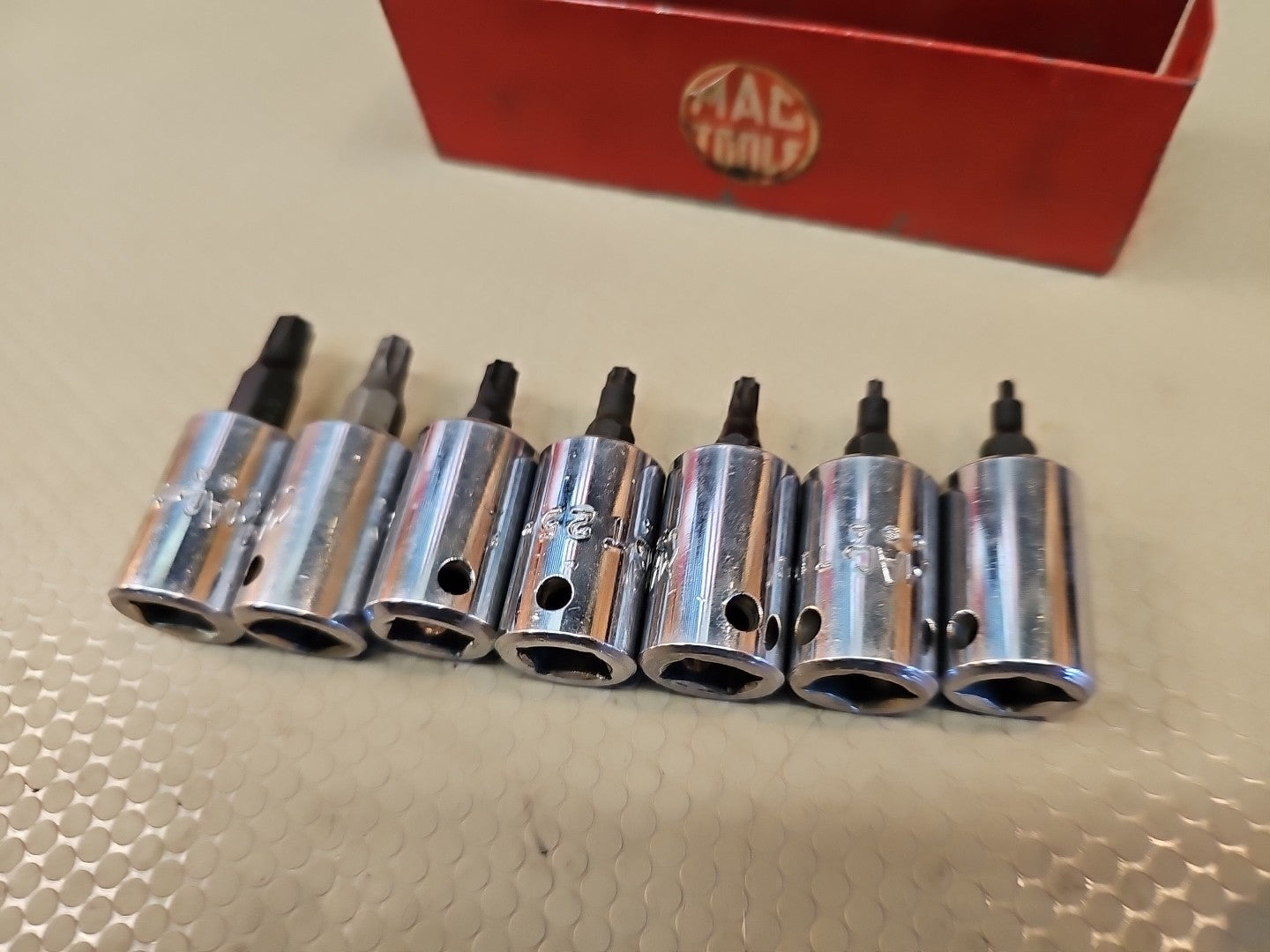 MAC TOOLS  ST11T  10 Piece Metal Tray Vintage 3/8" Drive Torx® Driver Set  USA
