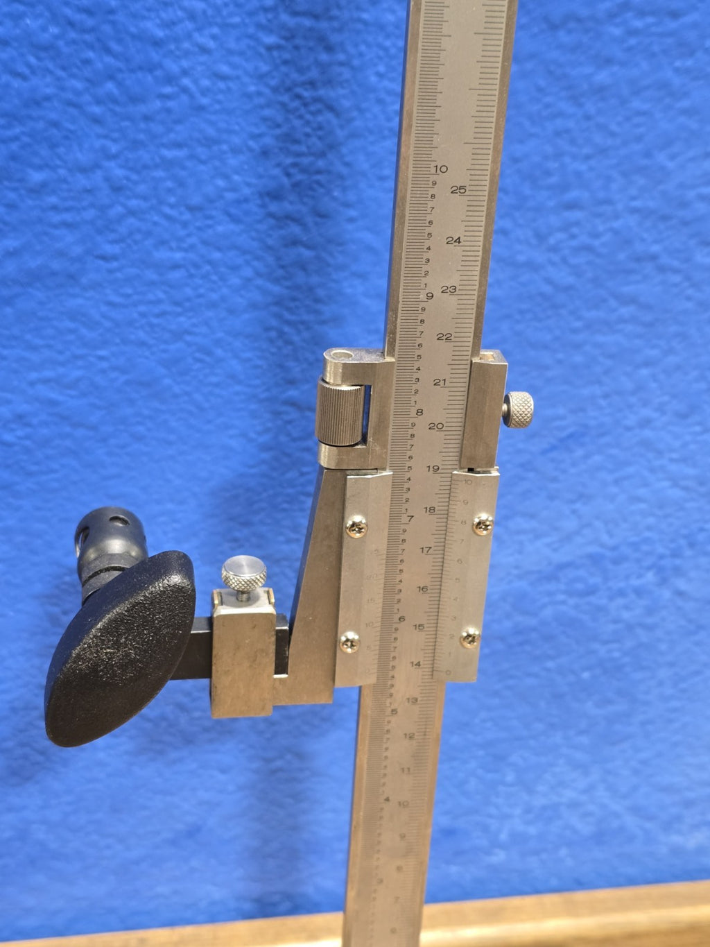 Mitutoyo SJ-201 Portable Surface Roughness Tester OEM Stand / Height Gage 