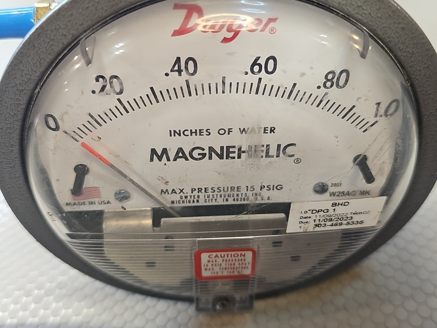 Dwyer Magnehelic Differential Pressure Gauge, 2000: 0-1.0 WC 15 PSIG W25AG MK