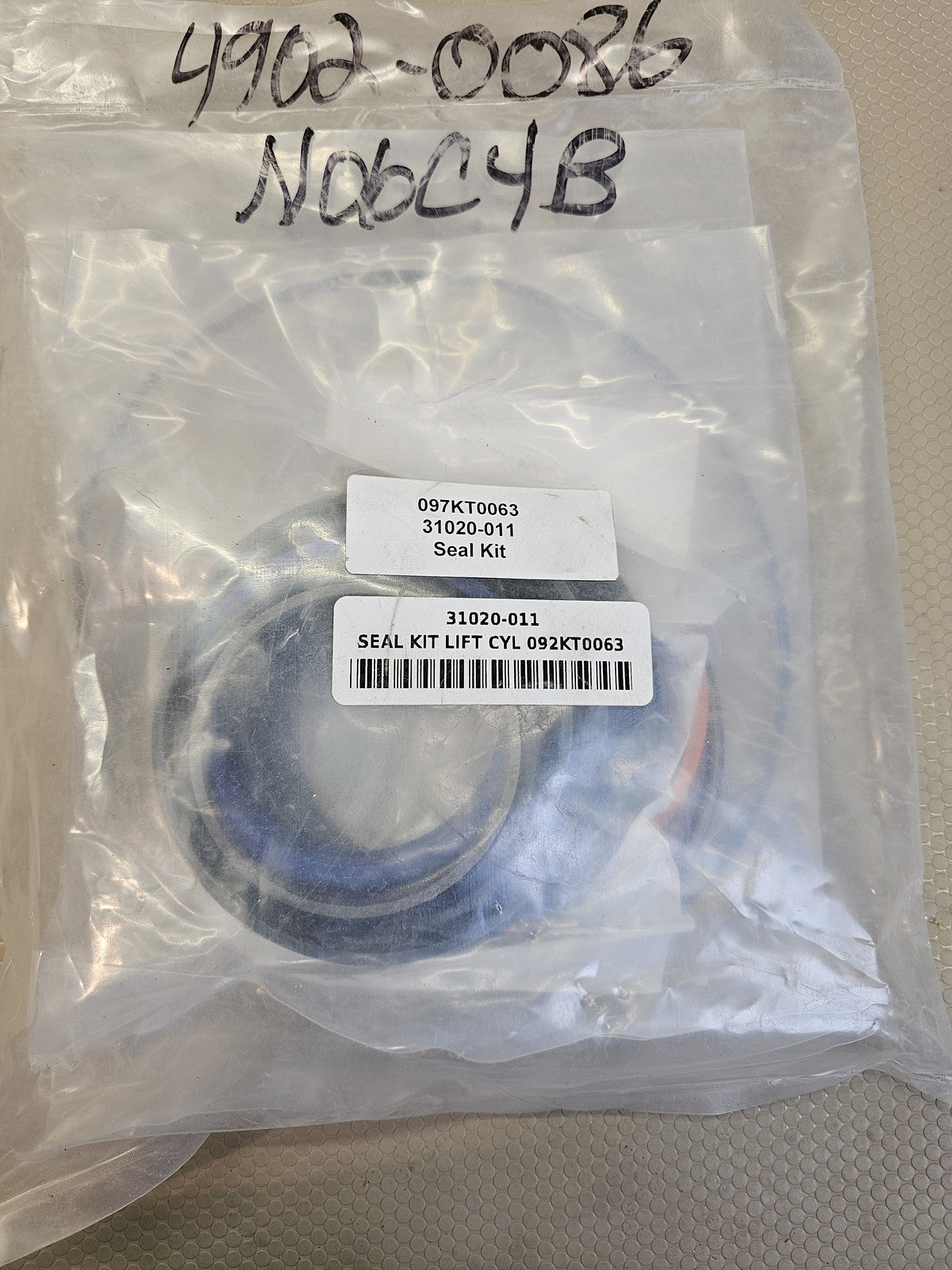 Lift Cylinder Seal Kit 31020-011 092KT0063