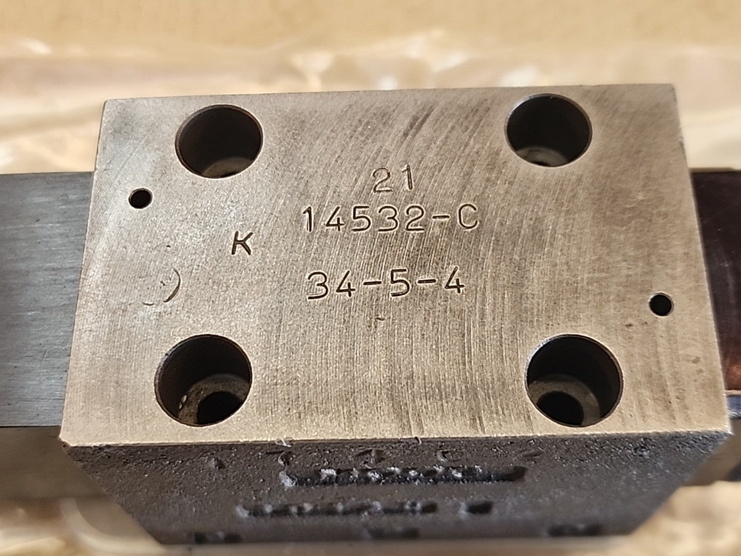 MOOG K-14532-C 34-5-4 HYD. SOLENOID VALVE, 24V,  XEB13330-000-00