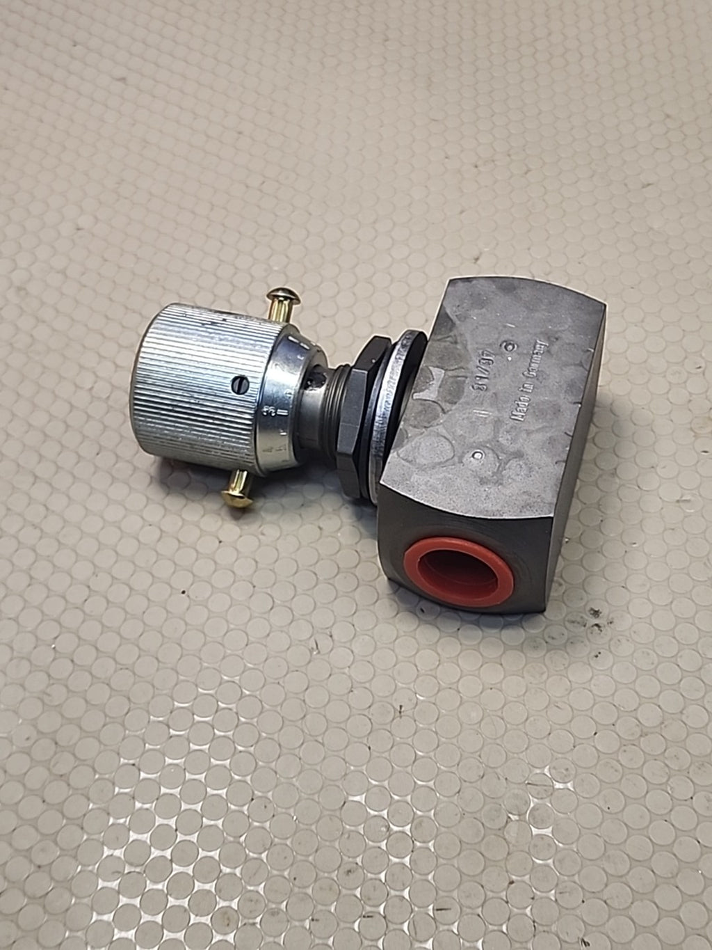 FLUTEC DV-10-01 . 1/0 FLOW CONTROL VALVE  31/97