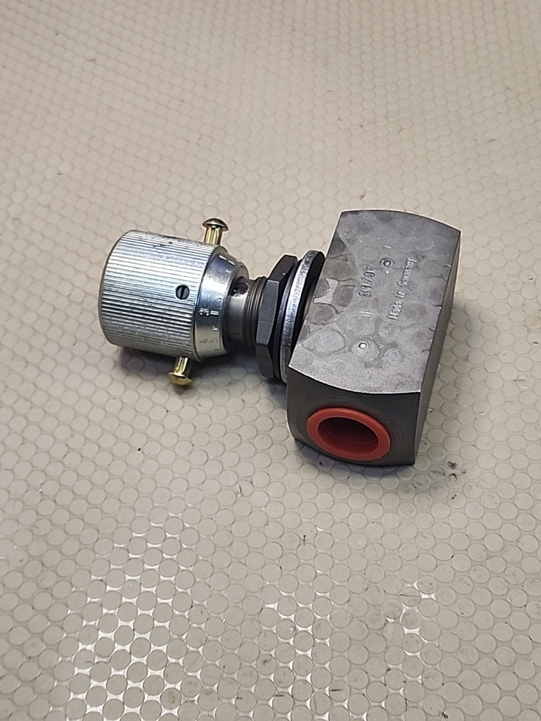 FLUTEC DV-10-01 . 1/0 FLOW CONTROL VALVE  31/97