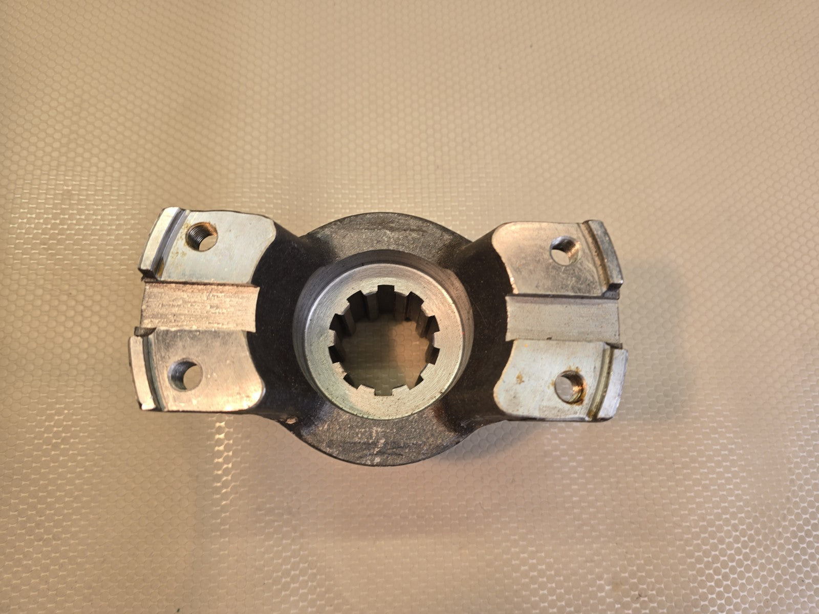 Spicer DpI 661  Driveshaft Transmission Slip Yoke  Series 10 Tooth Spline