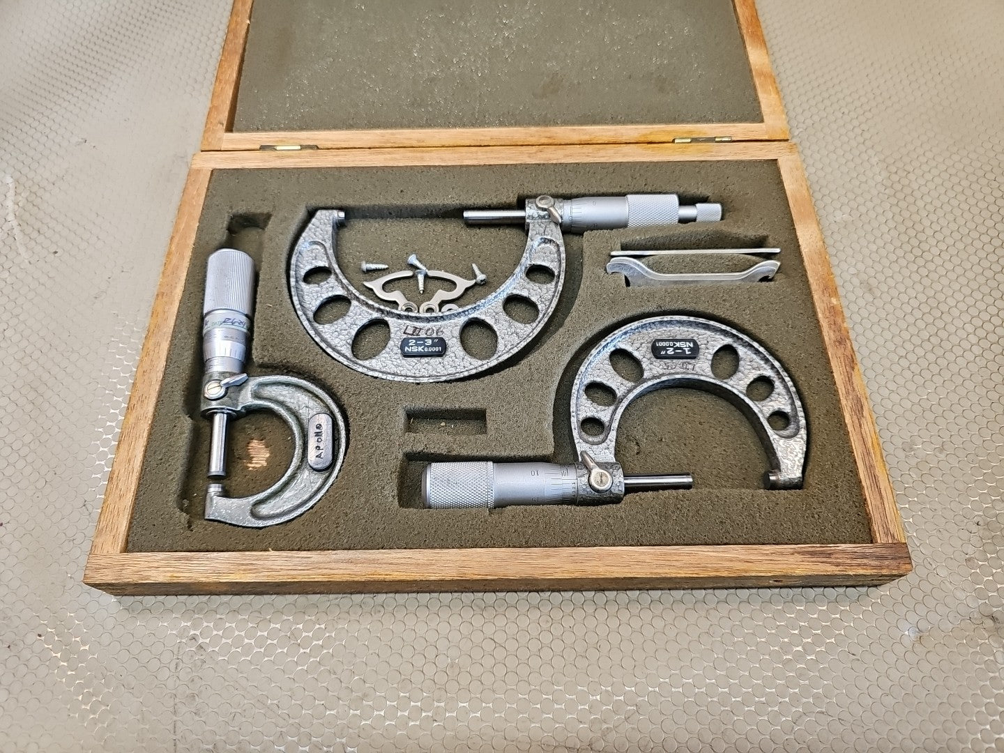 NSK Outside Micrometer Set  0-1"  1-2"  2-3" in Wooden Box