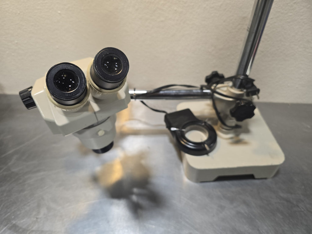 NIKON SMZ-1B STEREOSCOPIC MICROSCOPE WITH TWO 10X/23 EYEPIECES