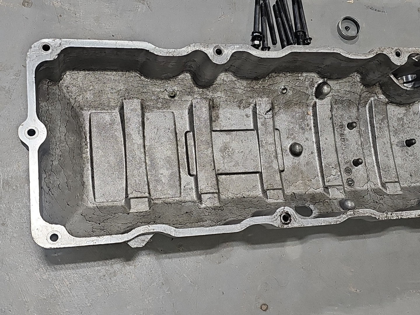 7078025C3 International Durastar 7.6L Maxxforce DT Valve Cover Assembly - USED