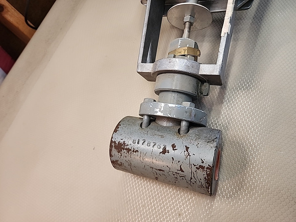 Barber Coleman MK-6801 3-8 PSI Spring 50sq in. Pneumatic Valve Actuator W Valve
