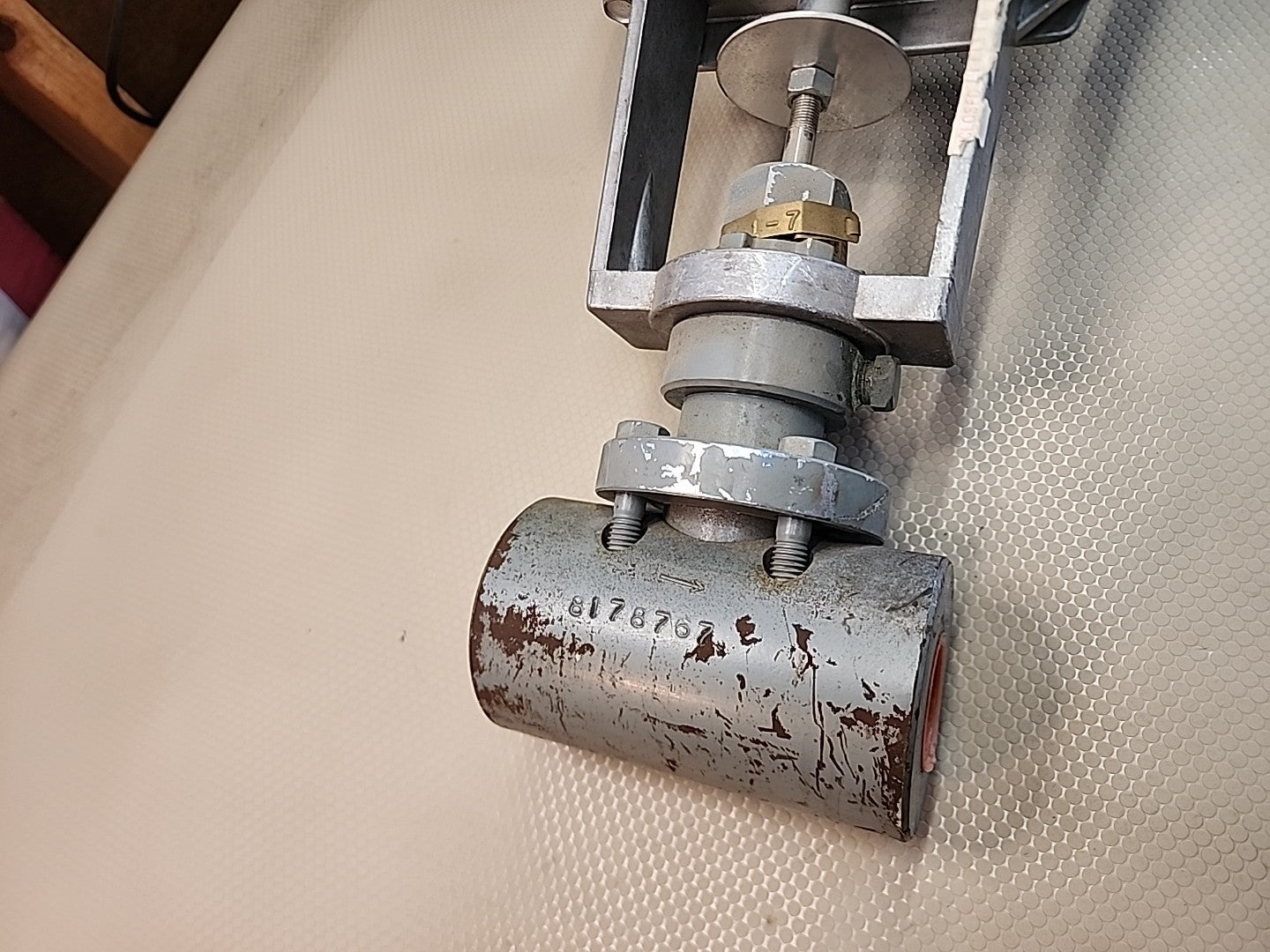 Barber Coleman MK-6801 3-8 PSI Spring 50sq in. Pneumatic Valve Actuator W Valve