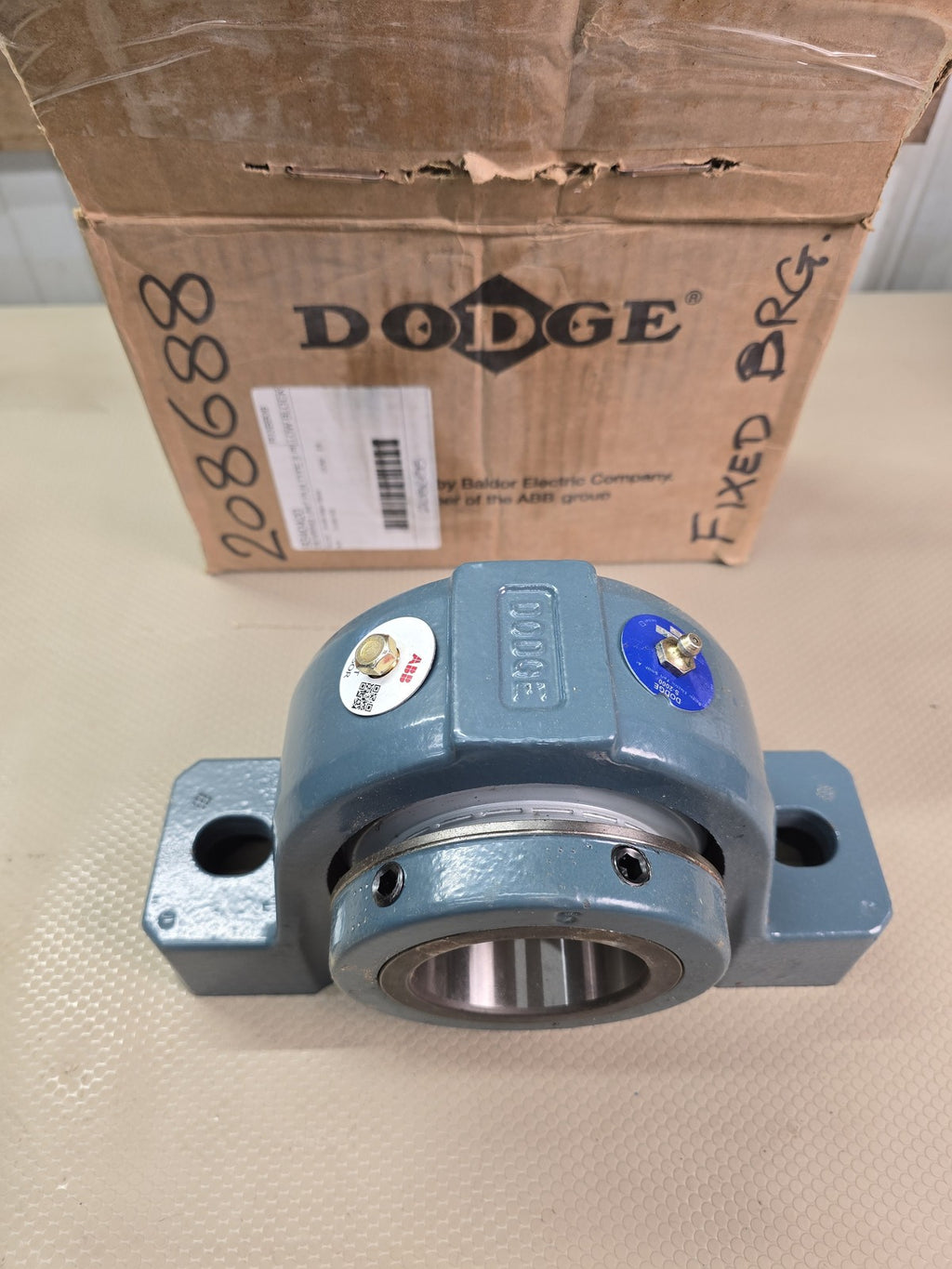 Dodge P2B-S2-211L 070330 S2000 2-Bolt Pillow Block Spherical Roller Bearing 2-11