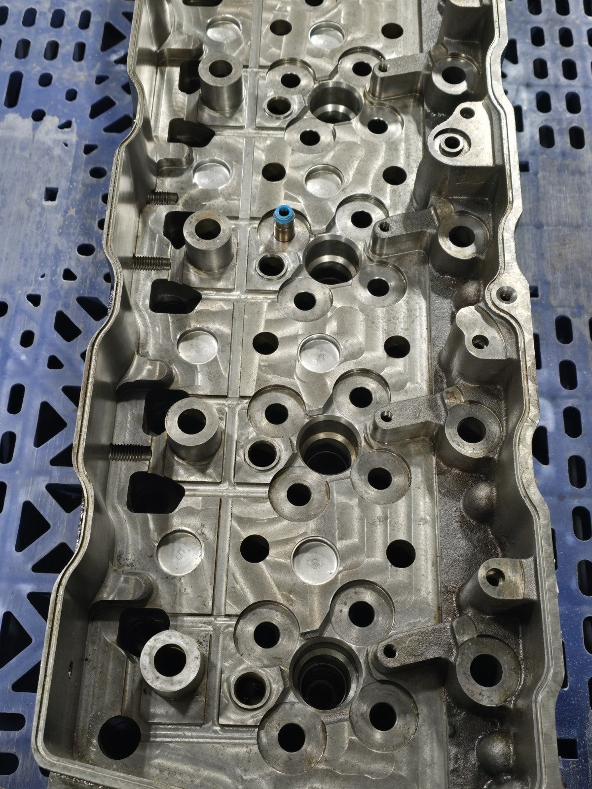 REMANUFACTURED / MOD 1891092C91 International DT466 Cylinder Head  (10341548)