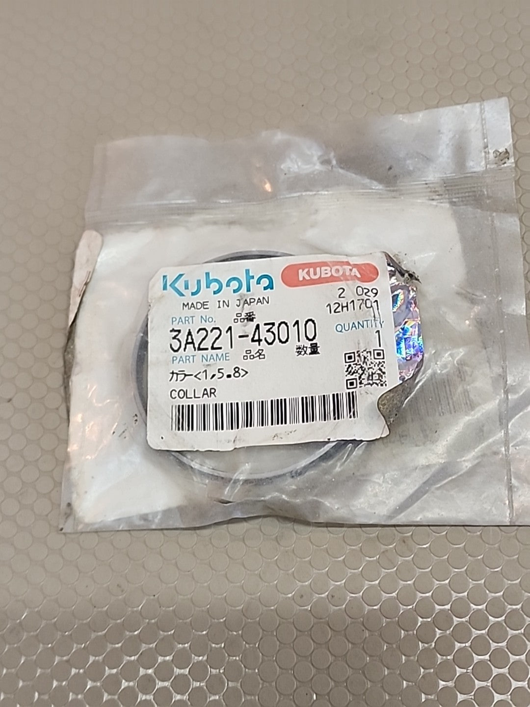 Kubota 3A221-43010 Collar OEM Tractor Part – New in Package