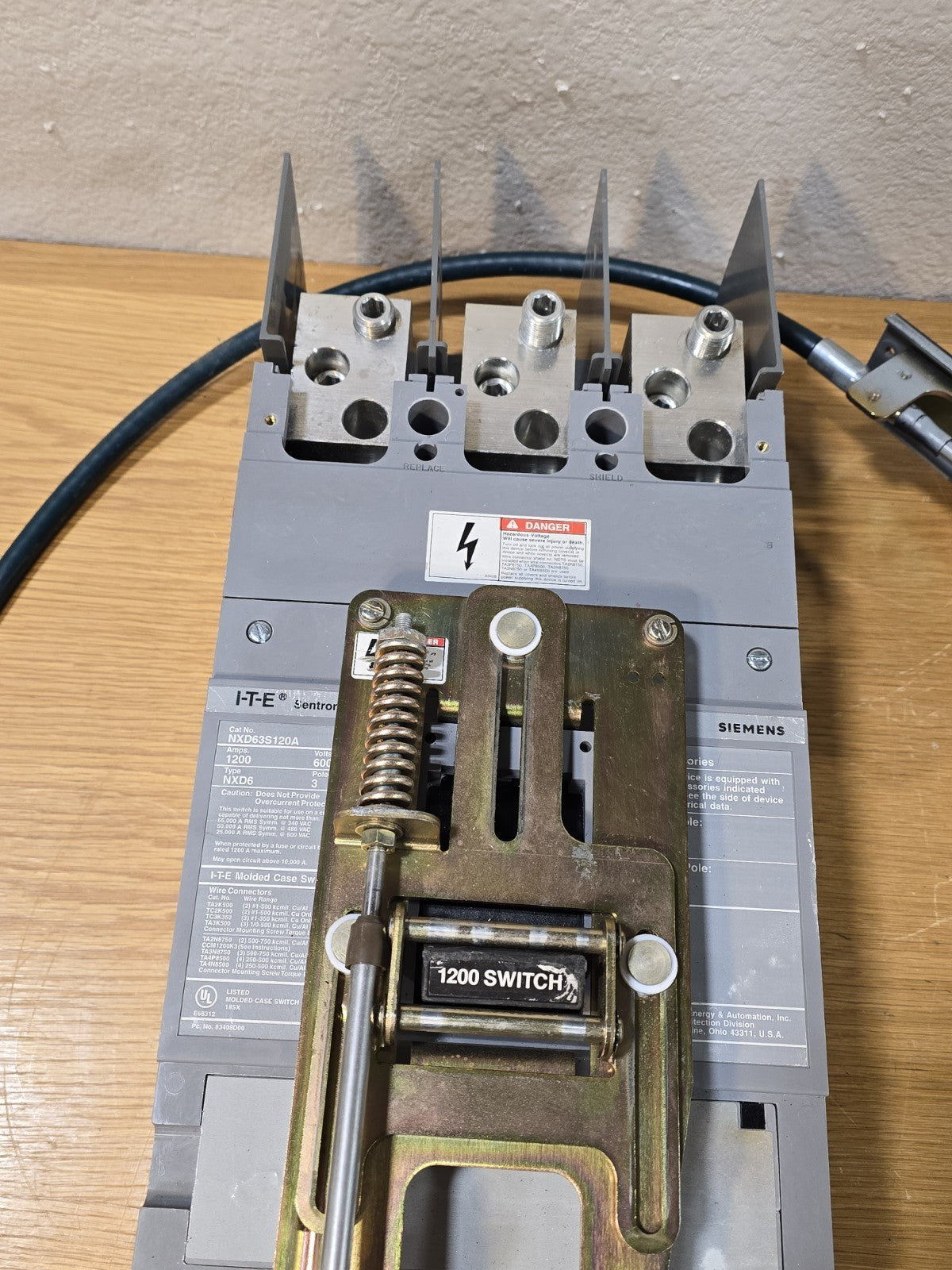 SIEMENS SENTRON NXD63S120A 1200 A 600 VAC NXD6 3P MOLDED CASE SWITCH