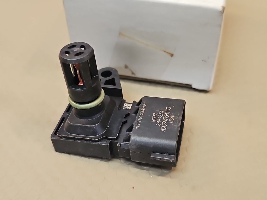 New OEM Genuine Cummins Pressure Temperature Sensor 5698456 2897334