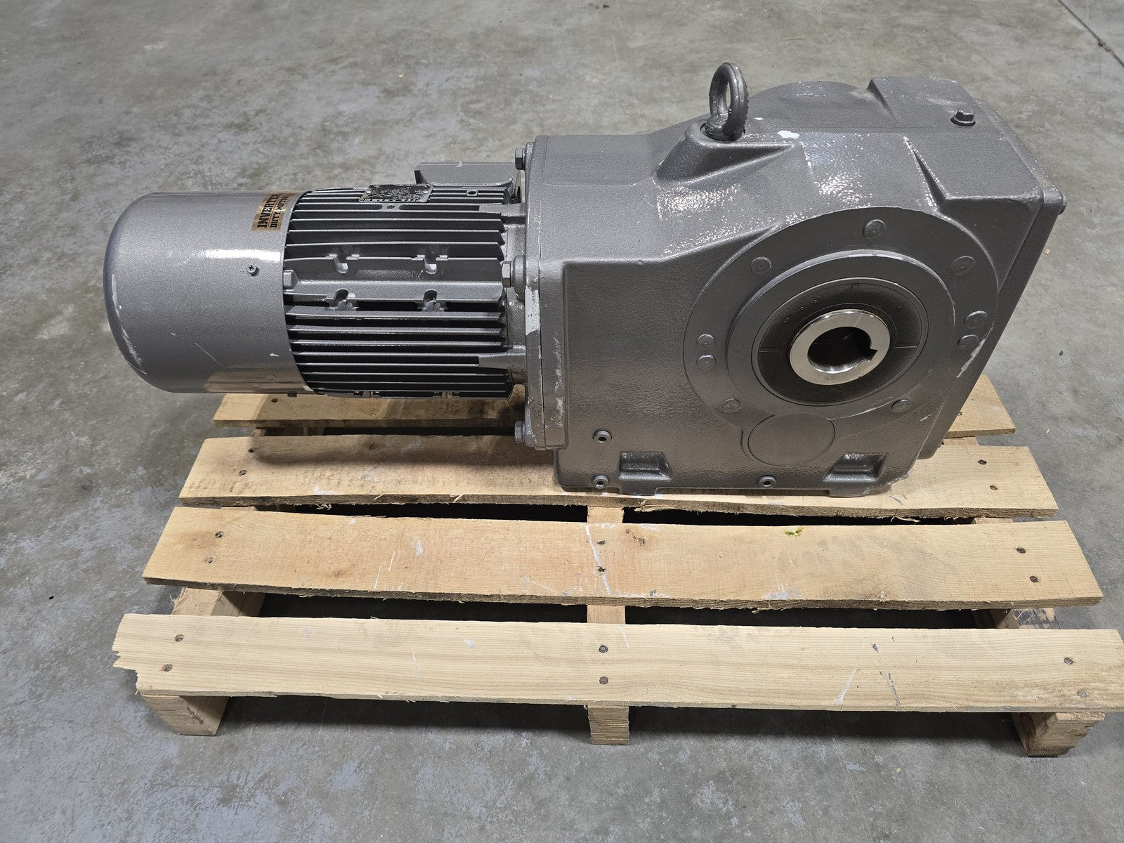 NORD SK 9042.1AZ-100LP/4 CUS Helical-Bevel Gearmotor 3HP 159.94:1 Ratio 2022