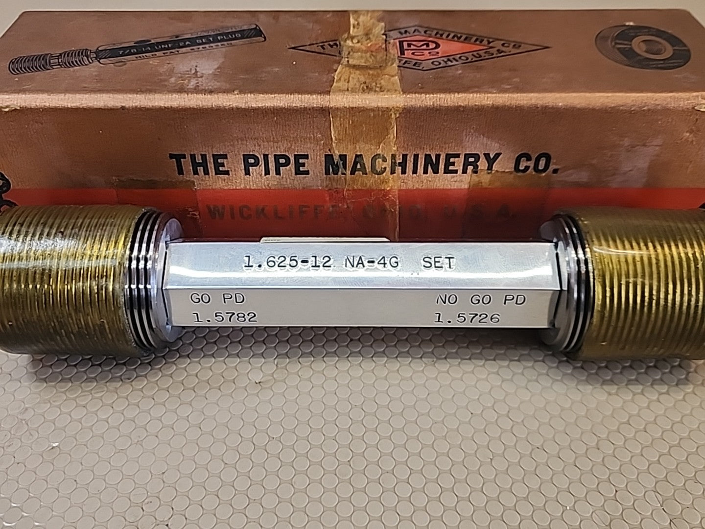 THE PIPE MACHINERY CO THREAD PLUG GAGE 1.625-12 NA-4G GO 1.5782 NO GO 1.5726