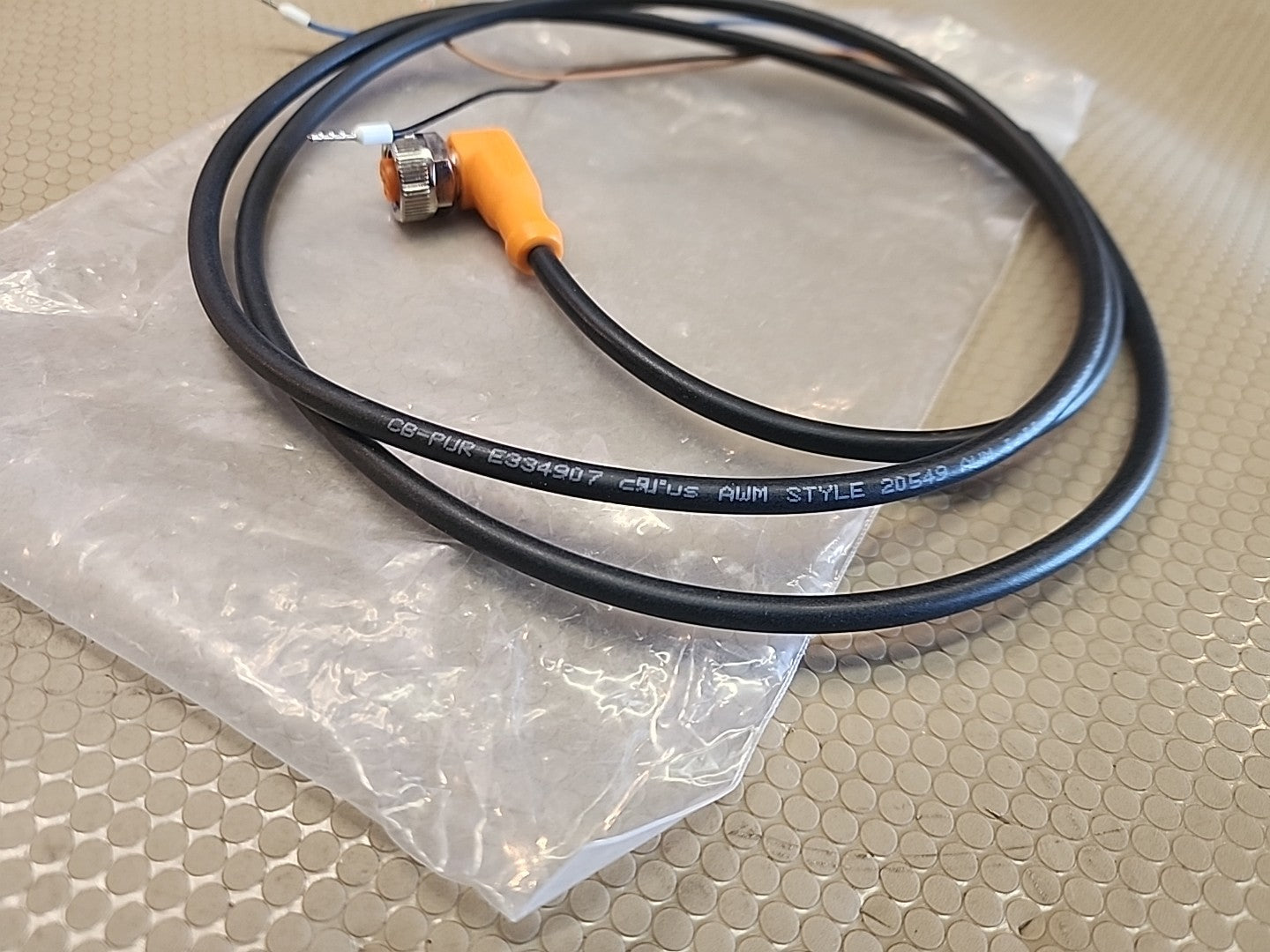 New IFM CB-PUR E334907 Wire AWM Style 20549 2 Ft. Length