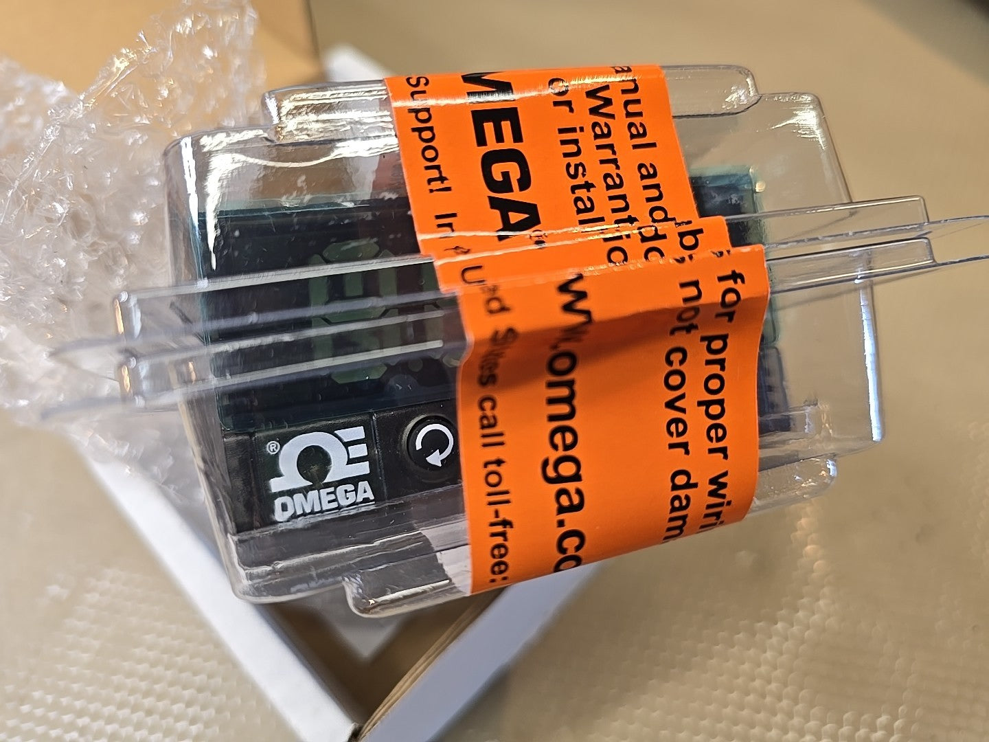 OMEGA ENGINEERING DPI8 / DPI8 (NEW IN BOX)