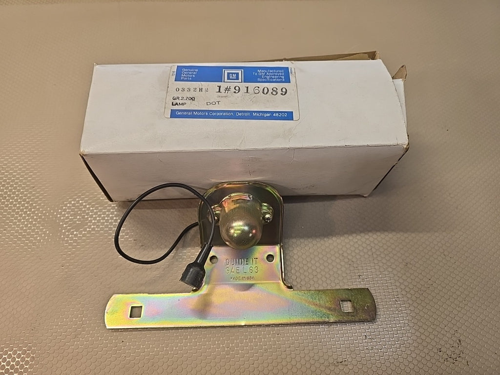 New OEM 84-91 Chevrolet GMC Truck Rear License Plate Light 916089