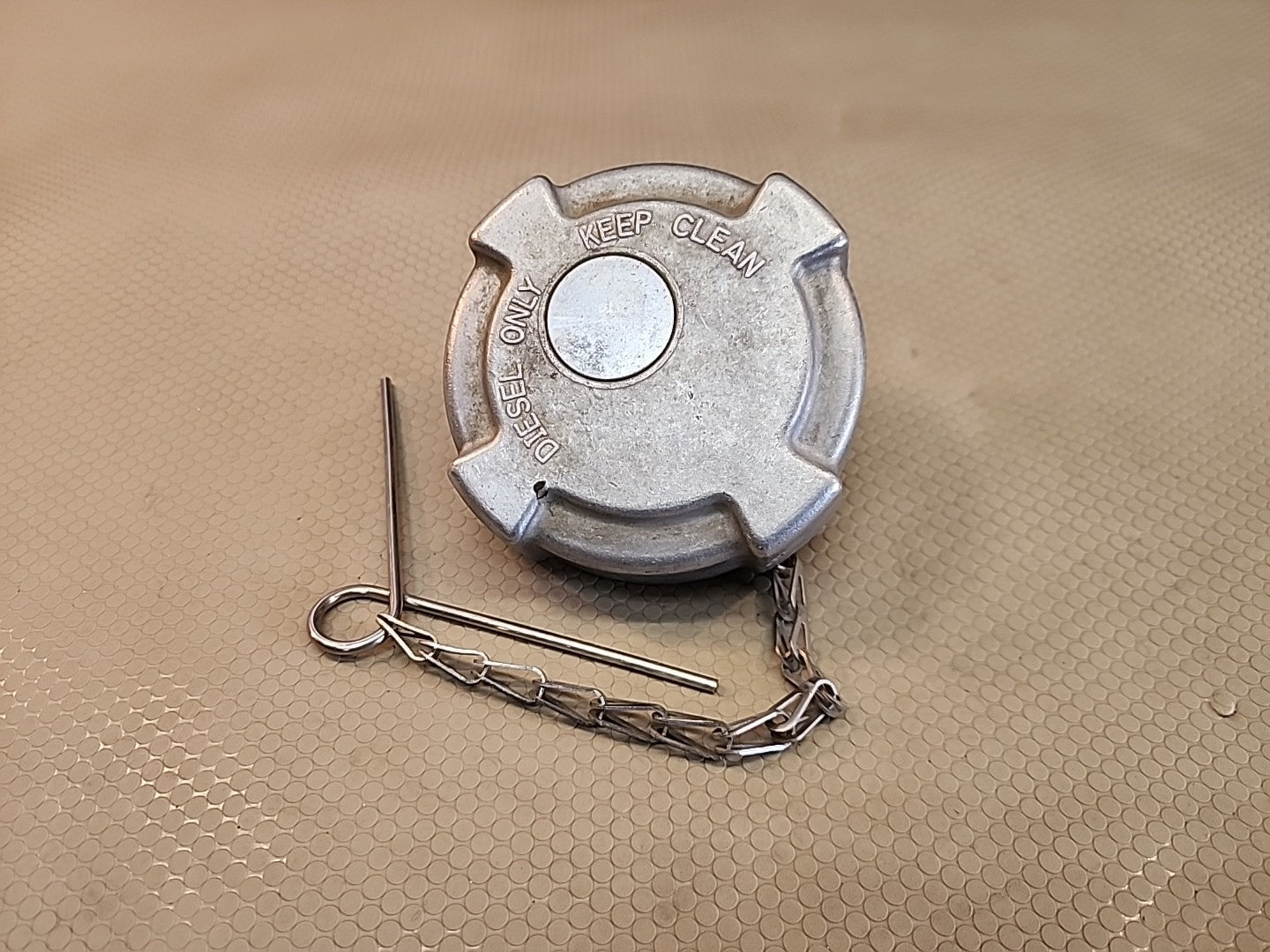 572.1019 Genuine Automann Locking Fuel Cap For Freightliner OEM 3inch Aluminum 