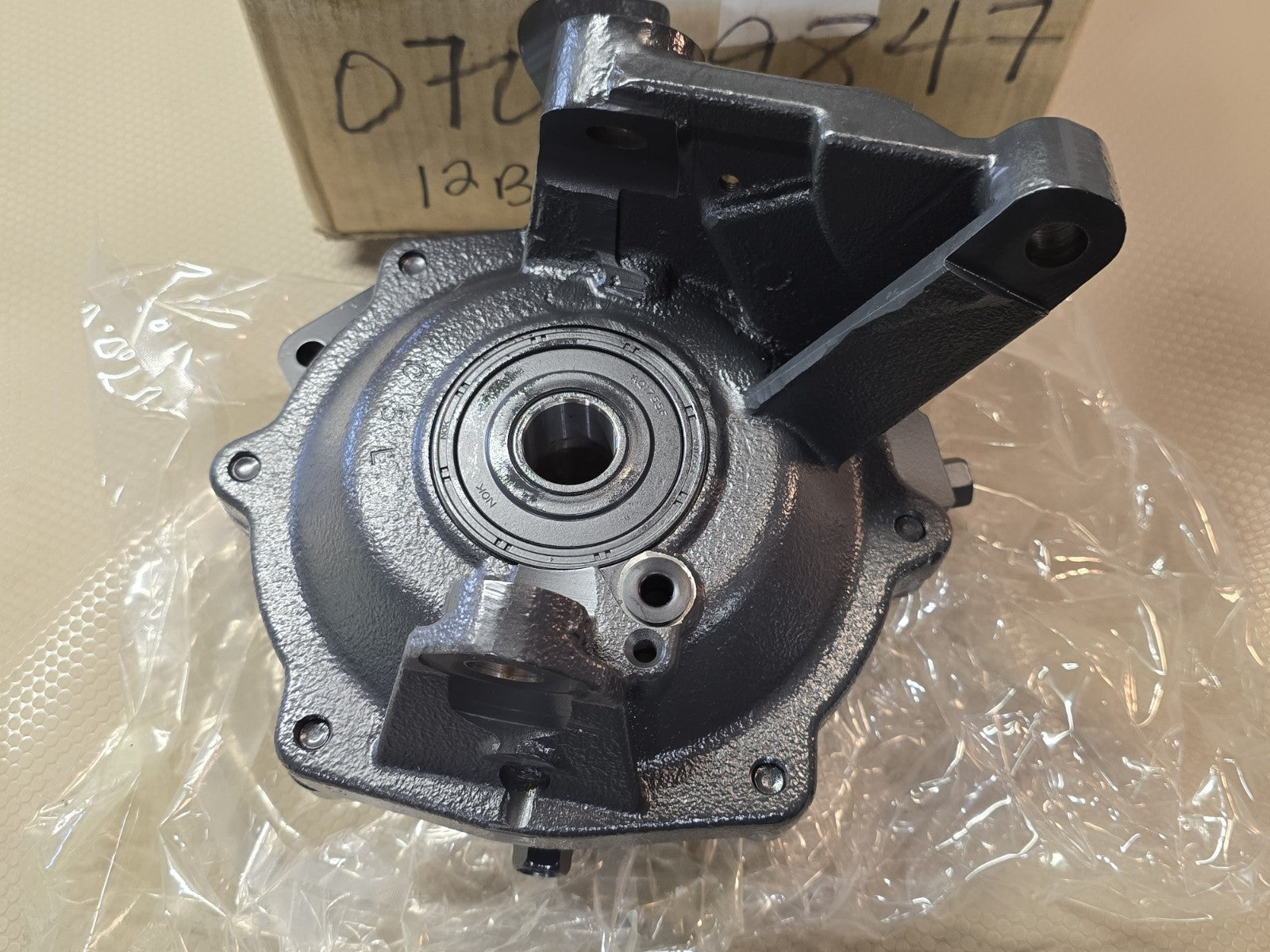 NEW Kubota OEM K7621-18110 Assy Knuckle, RIGHT Full Set 345, L305, L225