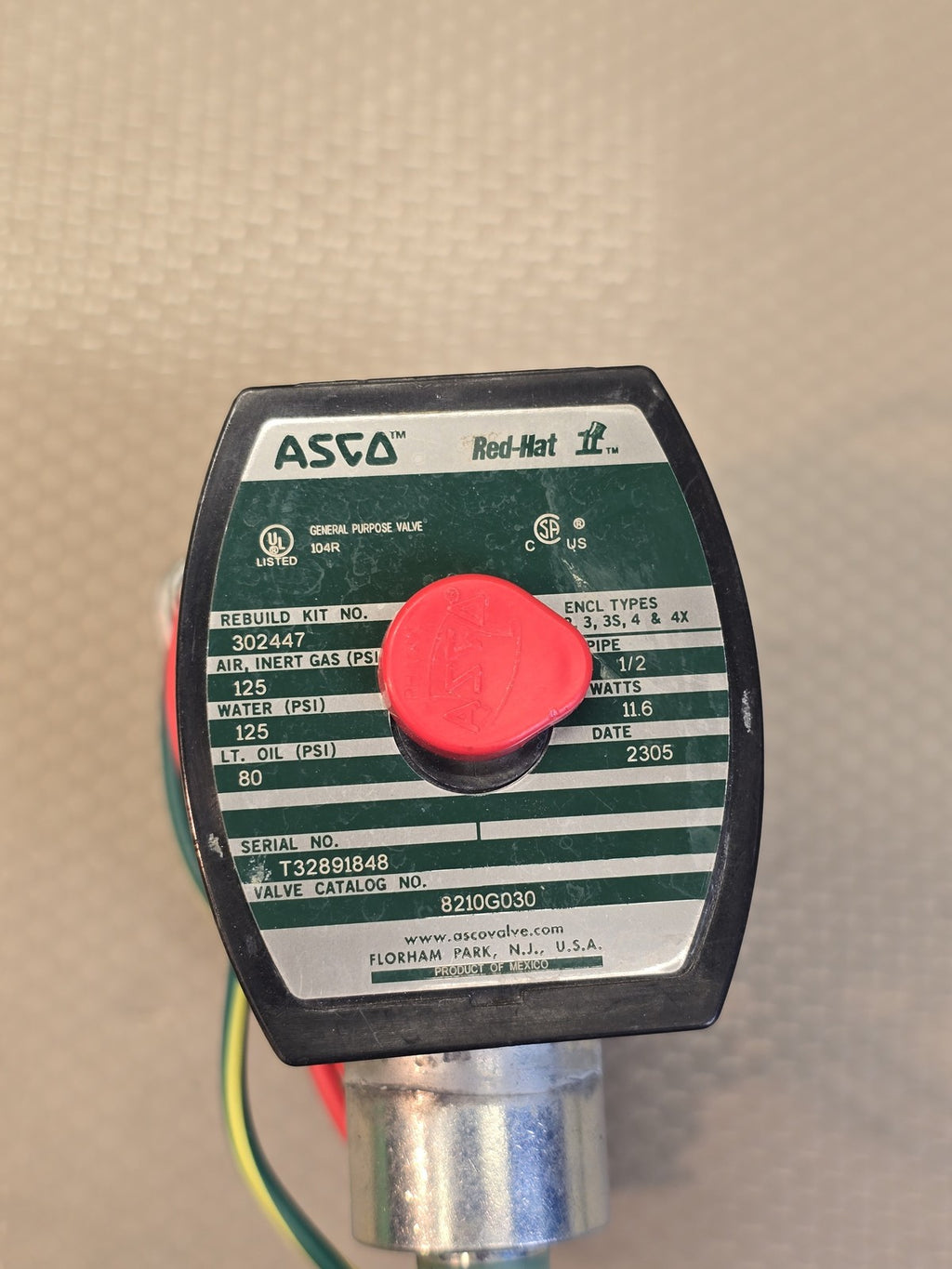 ASCO 8210G030 Red-Hat Solenoid Valve 1/2" NPT SS 120/60AC 125 PSI Used