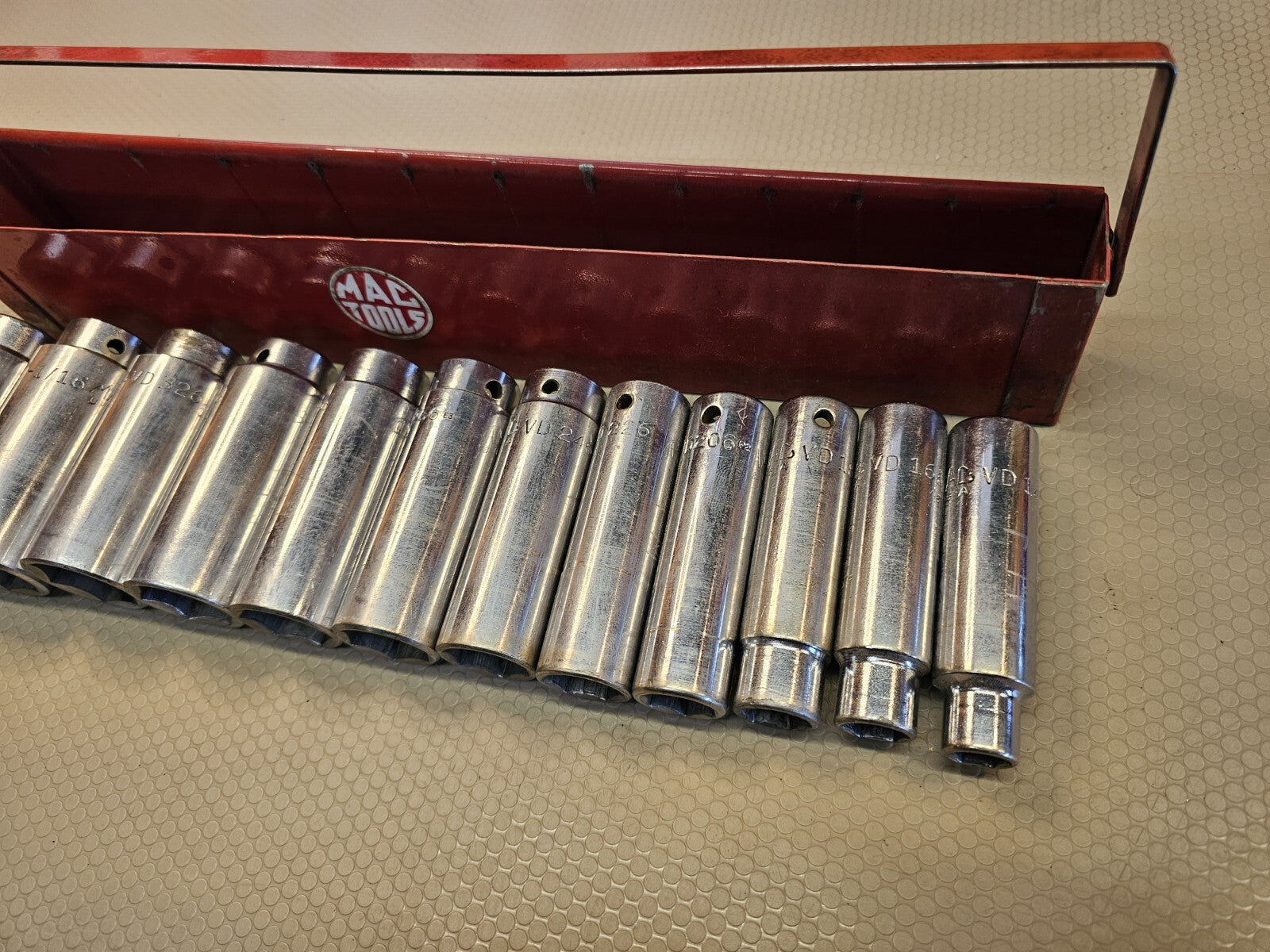 Mac Tools USA 1/2" Drive 12pc 6pt SAE Deep Chrome Socket Set 7/16" TO 1-1/8"