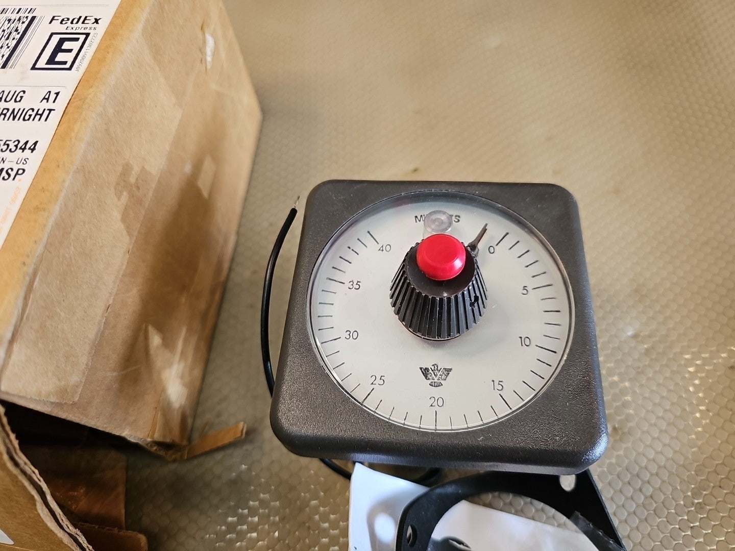 Pushbutton reset timer, 40min, 120V, 19108S0370A6, Eagle Signal, NOS